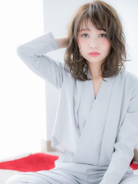 抜け感♪くせ毛風カールでとろみセミディa