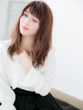 エレガンスレッドで大人かわいい小顔セミディa