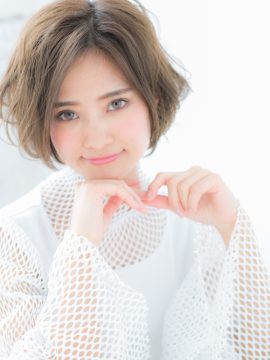 ひし形シルエットでエアリーな大人ボブa